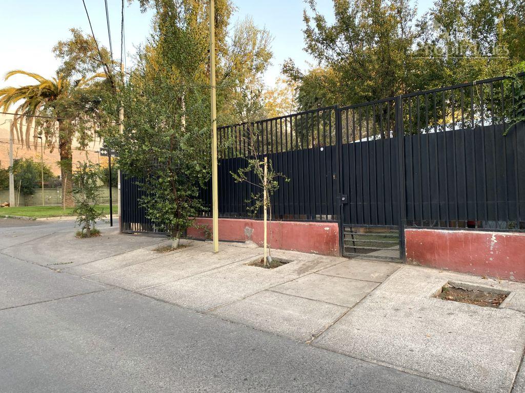 EXCELENTE UBICACIÓN. GRAN TERRENO